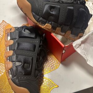 NIKE ✔️ ::: Black with Gum sole